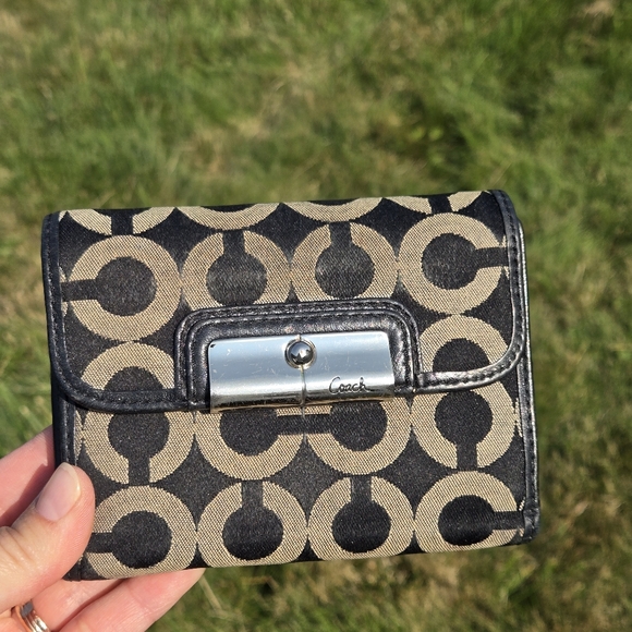 COACH Brown Kristin Snap Signature Canvas Wallet - Picture 1 of 15